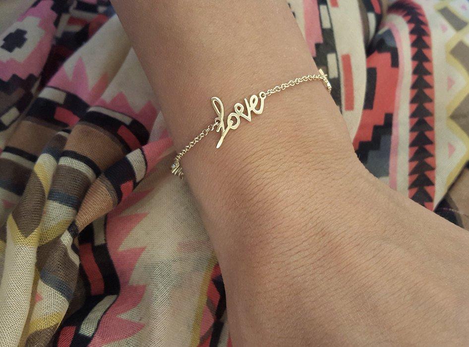 Gold chain bracelet with personalized name