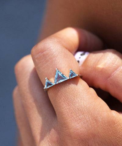 3 Triangle-shape Aquamarine Stones Ring Set with Mountain-Top Resemblance and with White Diamonds Resembling Snow