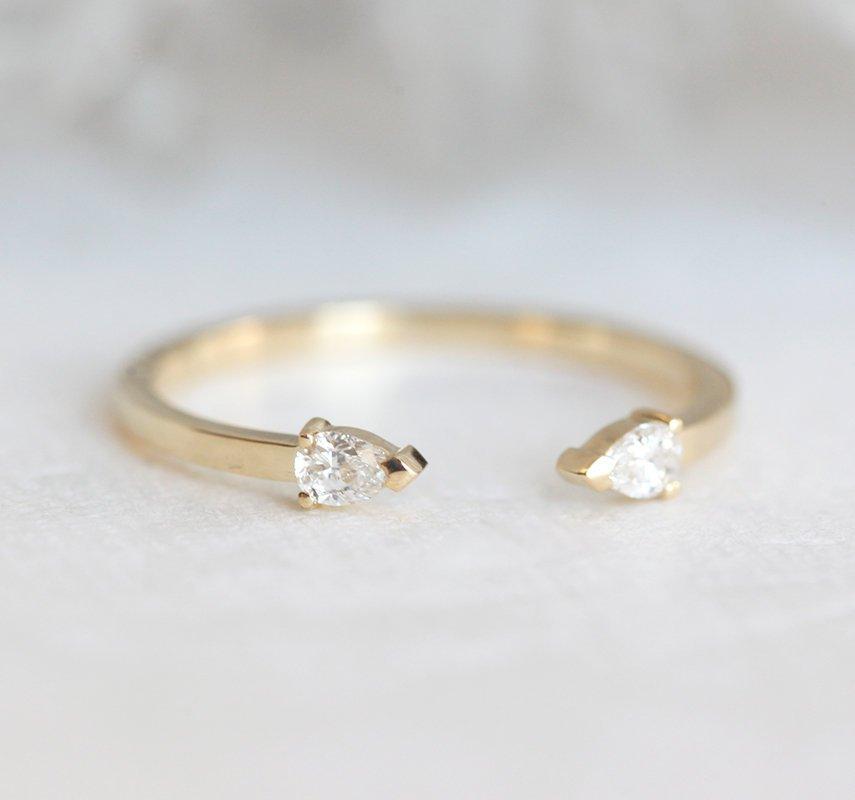 Open Pear-Cut Diamond Ring In Gold-Capucinne