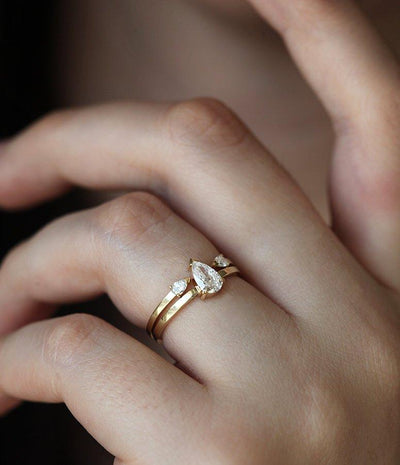 Open Pear-Cut Diamond Ring In Gold-Capucinne