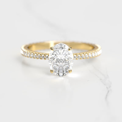 Oval full pave tapered diamond ring