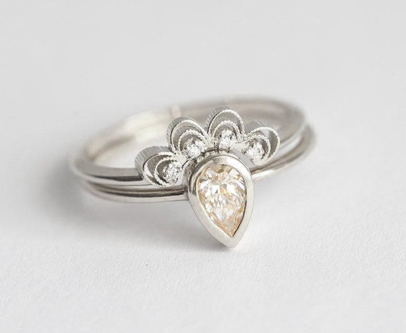Pear Diamond Engagement Set With Diamond Lace Ring-Capucinne