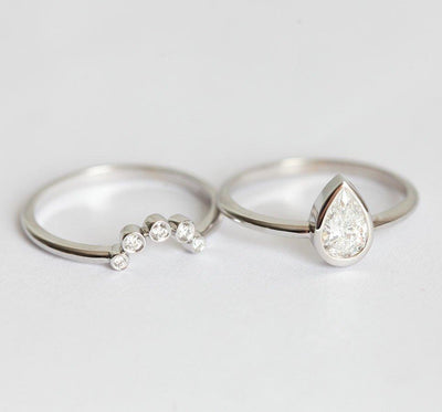 Pear Diamond Ring Set With Matching Curved Diamond Band-Capucinne