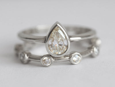 Pear Diamond Solitaire Ring With Studded Wedding Band-Capucinne