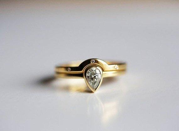Pear Diamond Wedding Set, Eternity Ring Set-Capucinne
