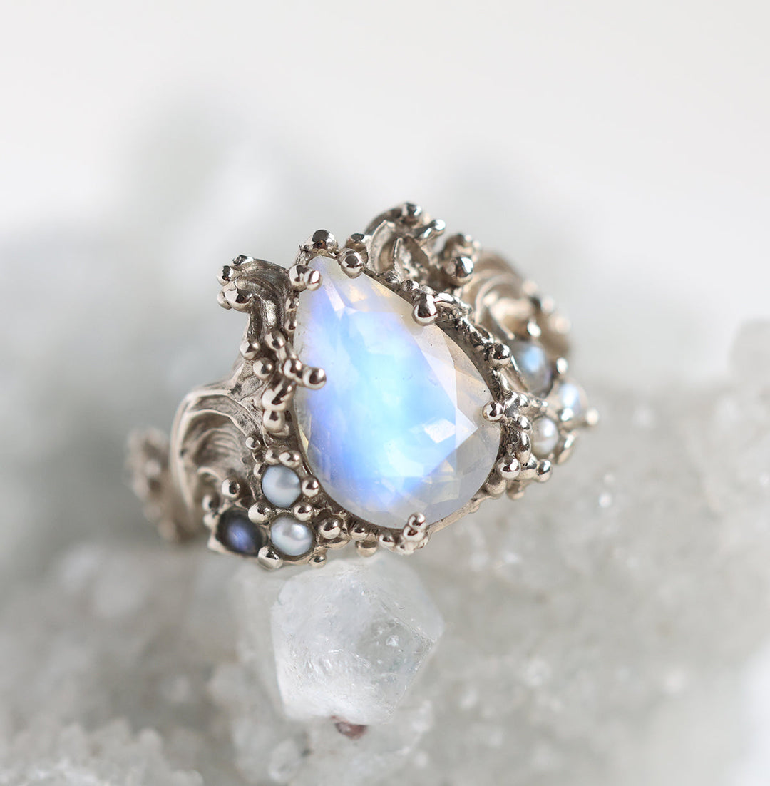 Silver moonstone with flowers hotsell ring