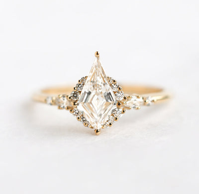 Kite-shaped white diamond engagement ring set