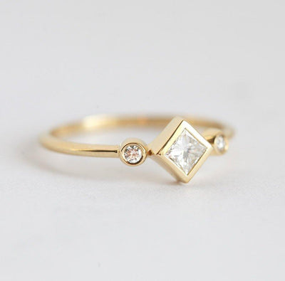Princess Diamond Ring, Three Stone Ring-Capucinne