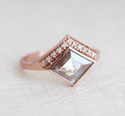 Kite Salt & Pepper Diamond Ring with Round Side Diamonds
