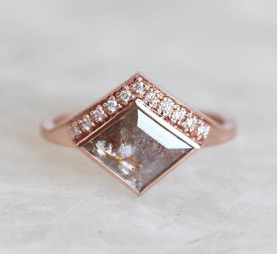 Kite Salt & Pepper Diamond Ring with Round Side Diamonds