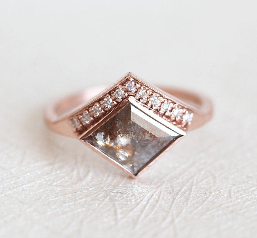 Kite Salt & Pepper Diamond Ring with Round Side Diamonds