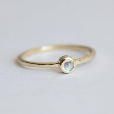 Round Moonstone Gold Solitaire Ring