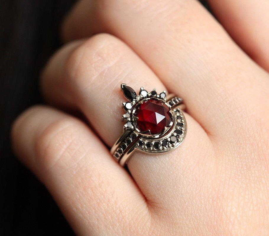 Moonlight 3-piece garnet gemstone popular ring set