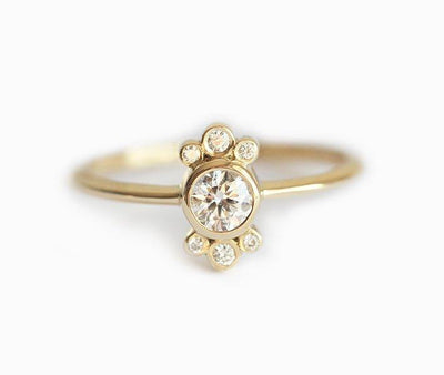 Round Engagement Ring, Diamond Engagement Ring-Capucinne