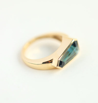 4Ct Shield Cut Teal Sapphire Ring, Unique Geometric Shape Sapphire Solitaire Ring-Capucinne