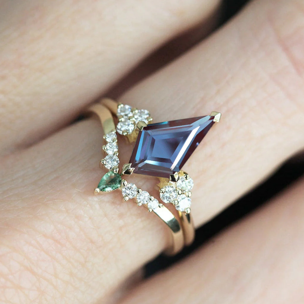 Teal Kite Alexandrite Ring Set with Side Round White Diamonds and A Pear-Cut Moss Agate Stone