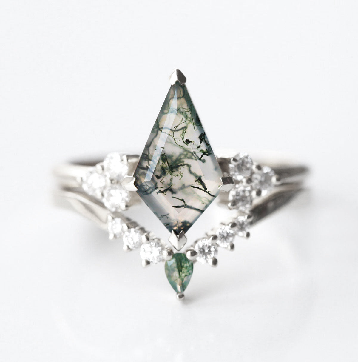 Kite Moss Agate Ring Set with Side White Diamonds and Pear Moss Agate Stone