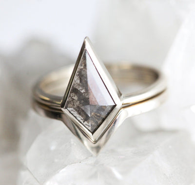 Kite Salt & Pepper Diamond Engagement Ring Set with 1 Side Salt & Pepper Kite Diamond