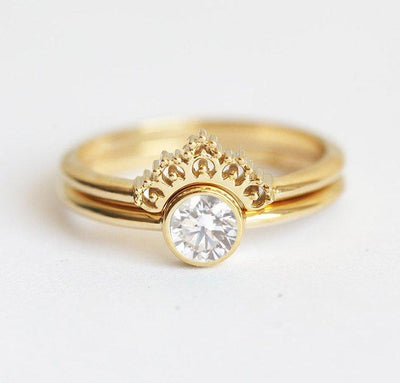 White Round Diamond Ring With Matching Gold Lace Band