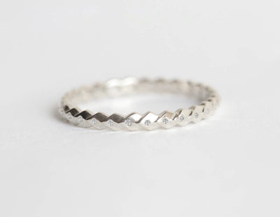 SIMPLE GOLD WEDDING RING, THIN DIAMOND BAND-Capucinne