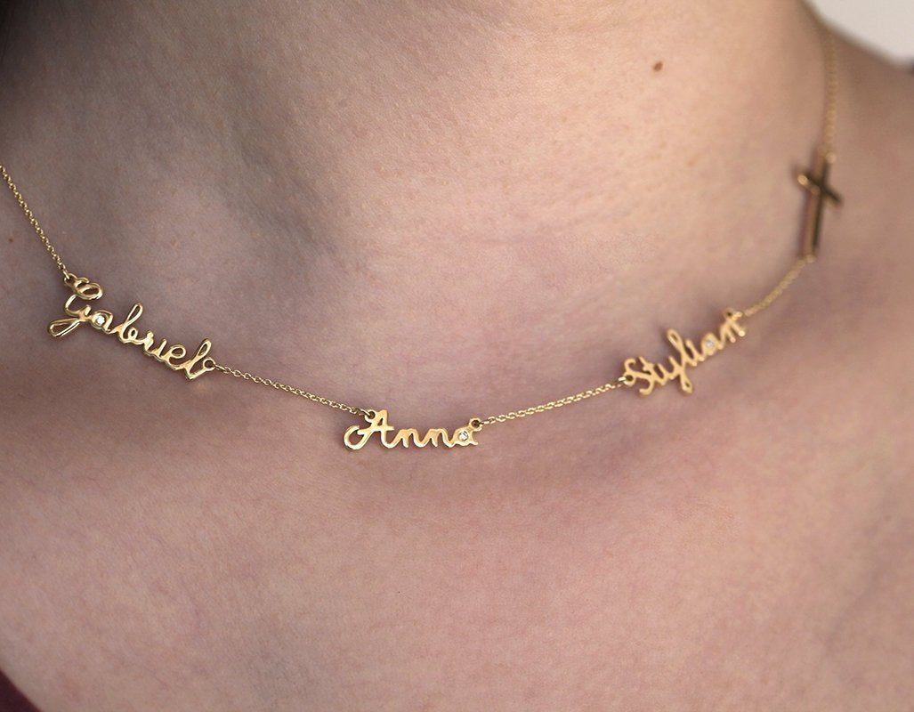 Gold chain with three personalized names and cross