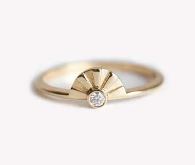 Round white diamond solitaire sun ring