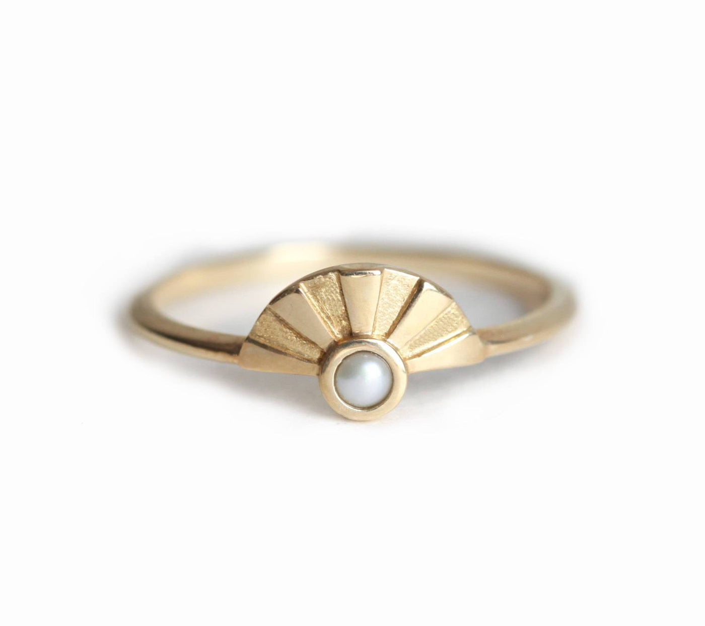 Round White Pearl Solitaire Gold Sun Ring