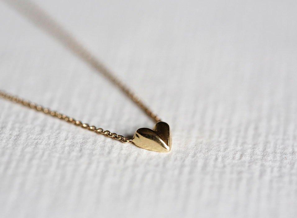 Gold mini heart necklace