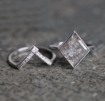Kite Salt & Pepper Diamond with Side Round and Princess-Cut White Diamonds