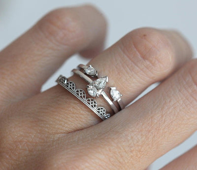 THIN LACE RING, DELICATE WEDDING BAND-Capucinne