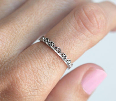 THIN LACE RING, DELICATE WEDDING BAND-Capucinne
