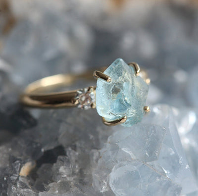 Raw-Cut Aquamarine Three-Stone Ring with 2 Round White Diamonds
