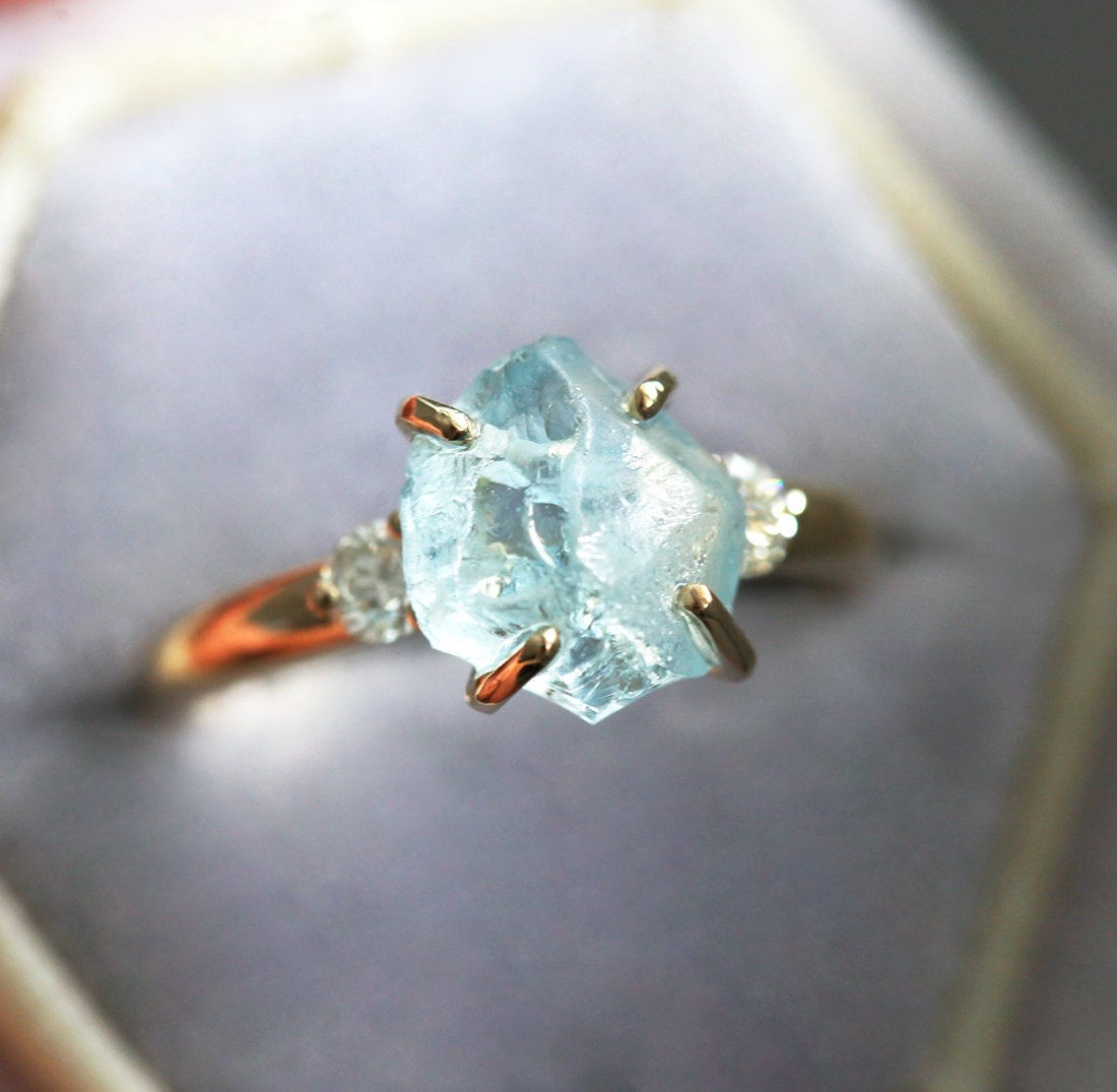 Raw-Cut Aquamarine Three-Stone Ring with 2 Round White Diamonds