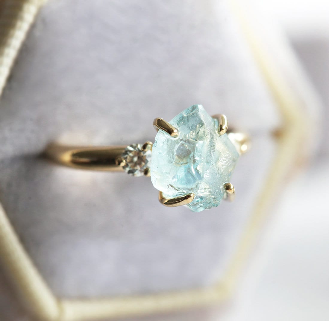 Raw-Cut Aquamarine Three-Stone Ring with 2 Round White Diamonds