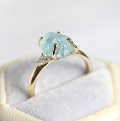 Raw-Cut Aquamarine Three-Stone Ring with 2 Round White Diamonds