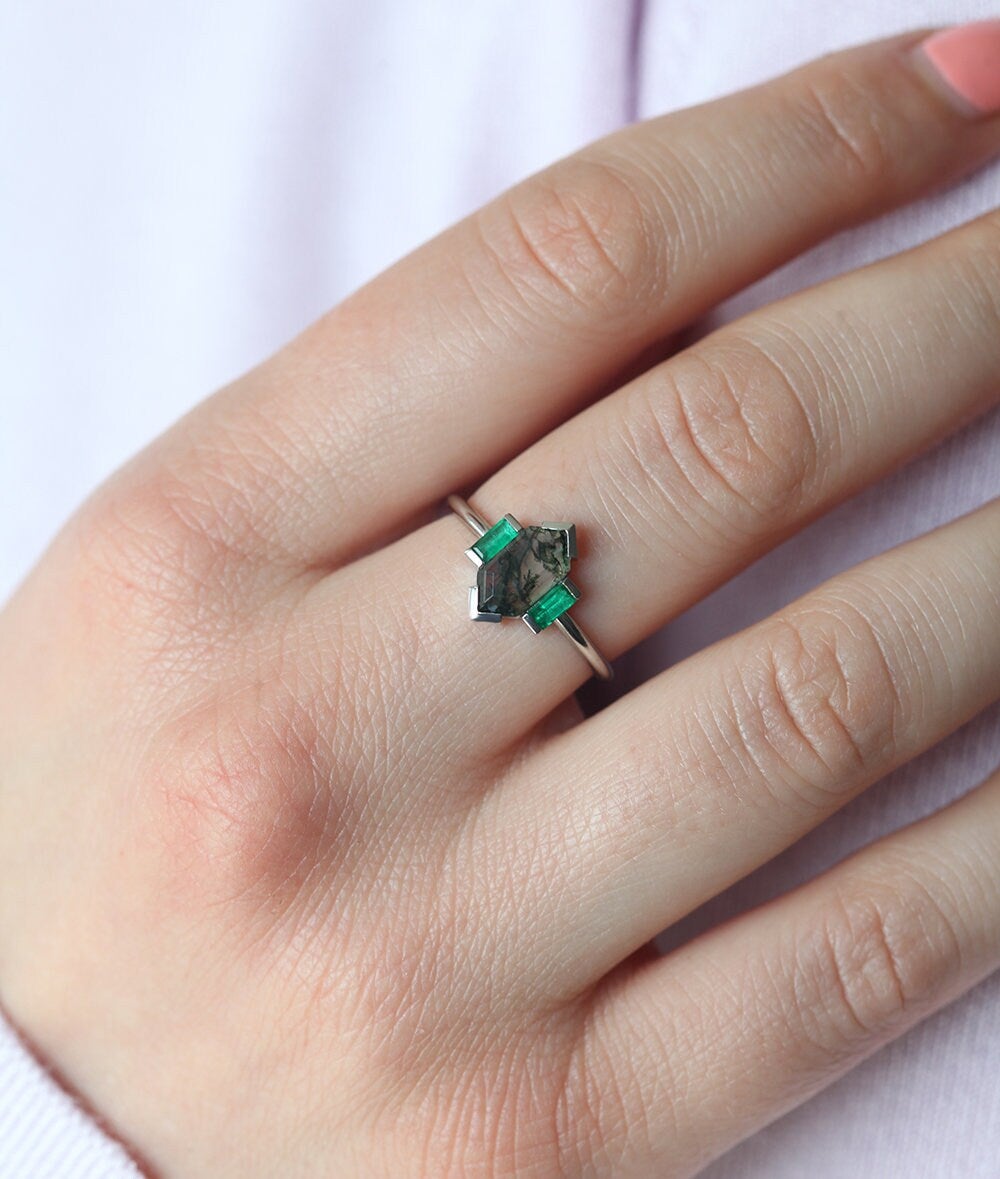 Hexagon Moss Agate Ring with Two Side Baguette-Cut Emeralds