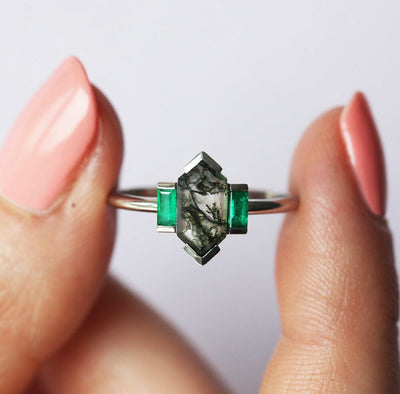 Hexagon Moss Agate Ring with Two Side Baguette-Cut Emeralds