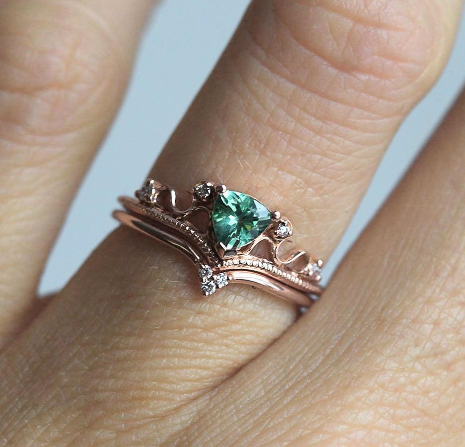 Green Trillion-Shape Tourmaline Vintage Diamond Ring Set