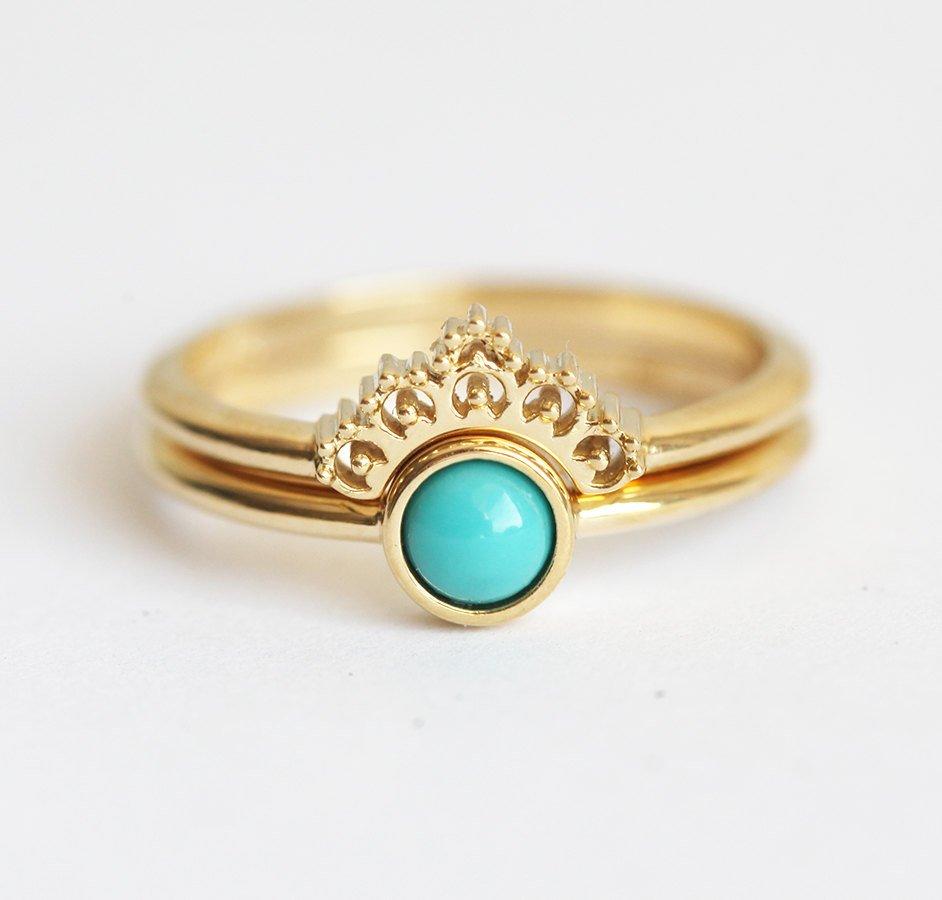 Round Turquoise Gold Ring with Matching Lace Band