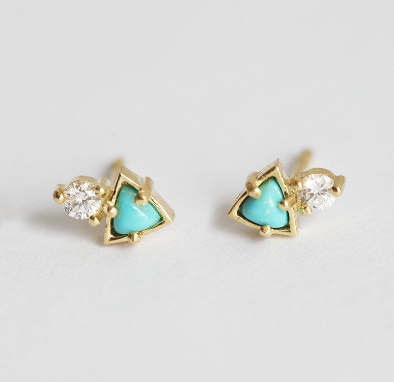 Triangle-cut turquoise stud cluster earrings with round white diamonds