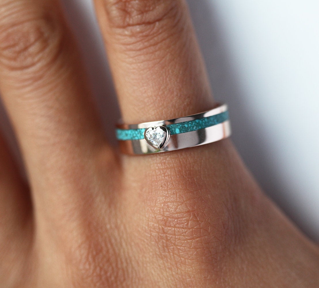 Heart-shaped diamond band with turquoise inlay