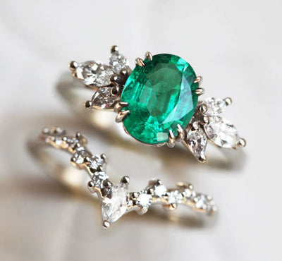 Vera Ovaler Smaragd-Ring-Set