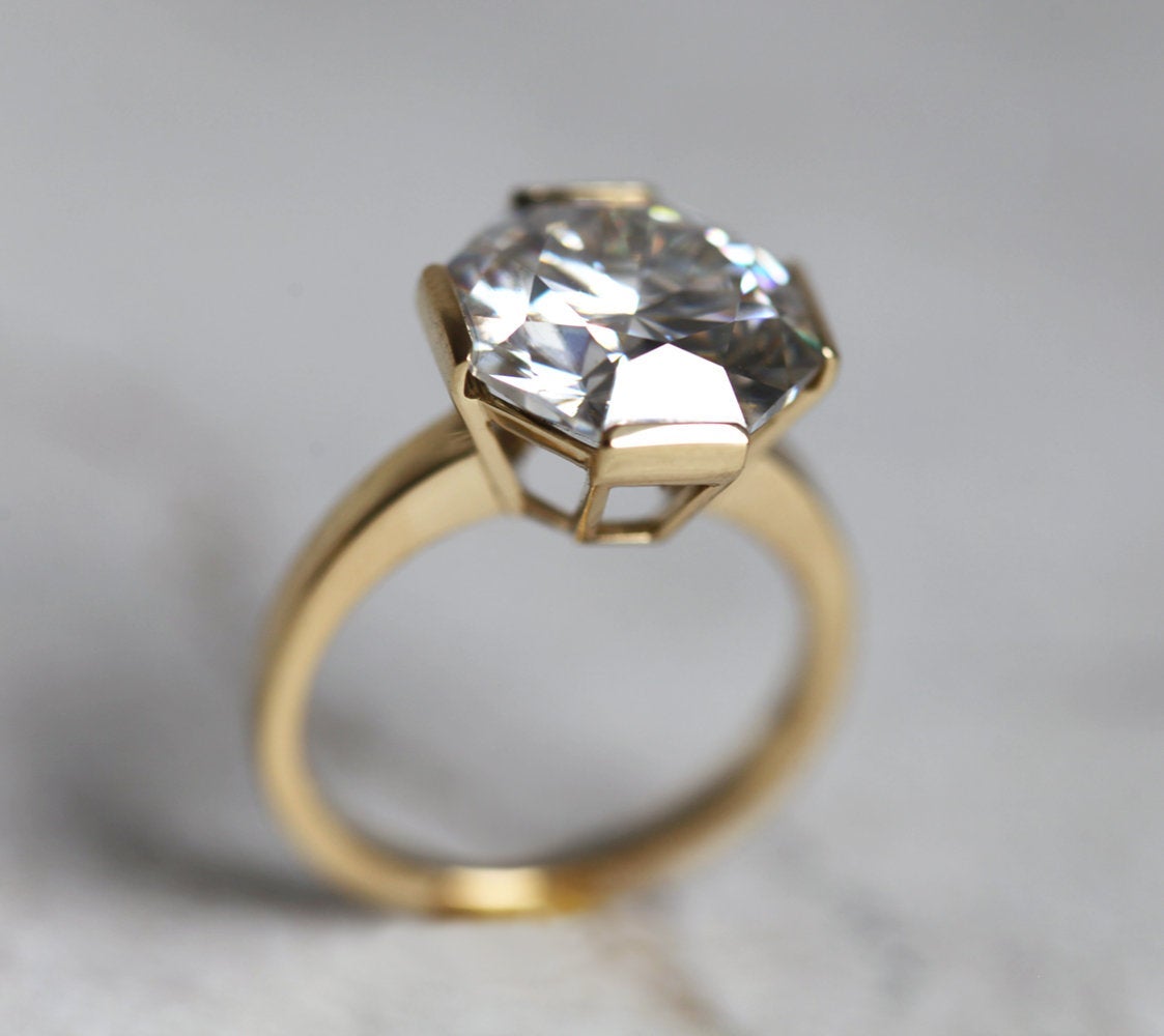 Zeliha Engagement Ring-Capucinne