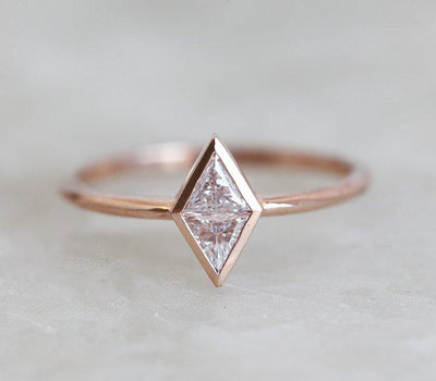 Triangle-cut diamond ring