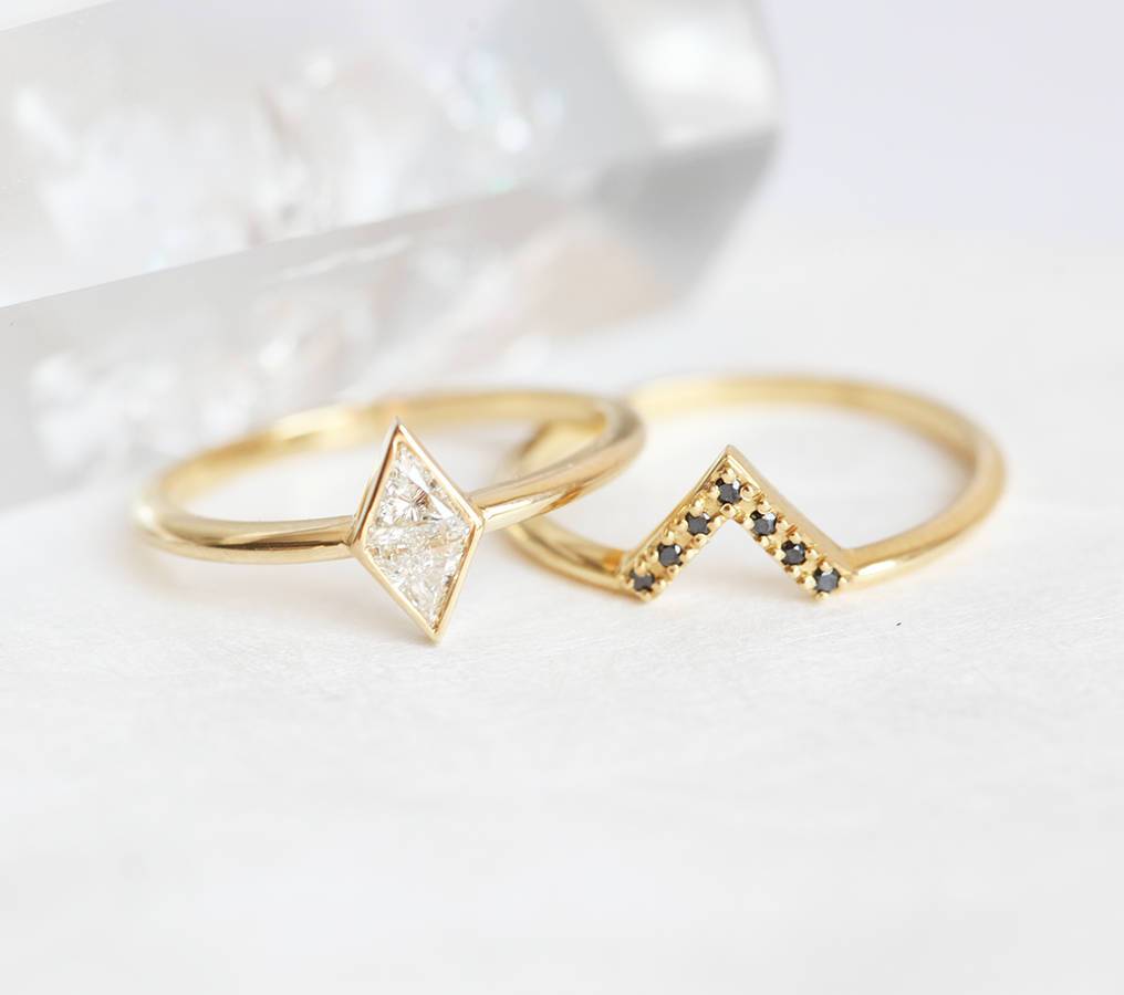 Triangle-cut diamond ring