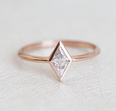 Triangle-cut diamond ring