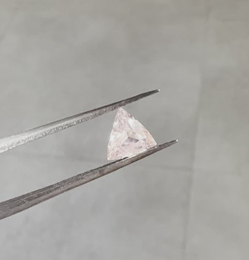 Loose 0.75 Ct Triangle Peach Pink Sapphire