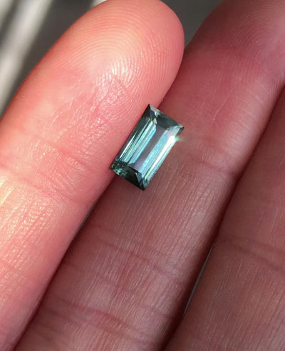 Loose rectangle-shaped teal sapphire video