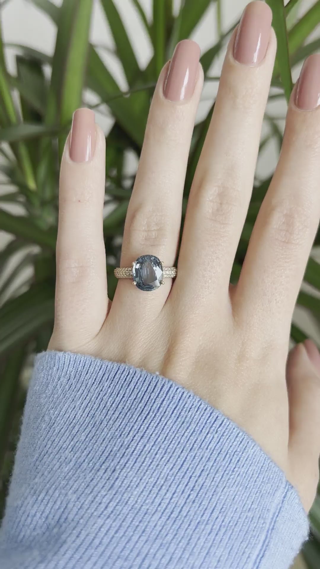 Blue oval-shaped cushion sapphire ring video